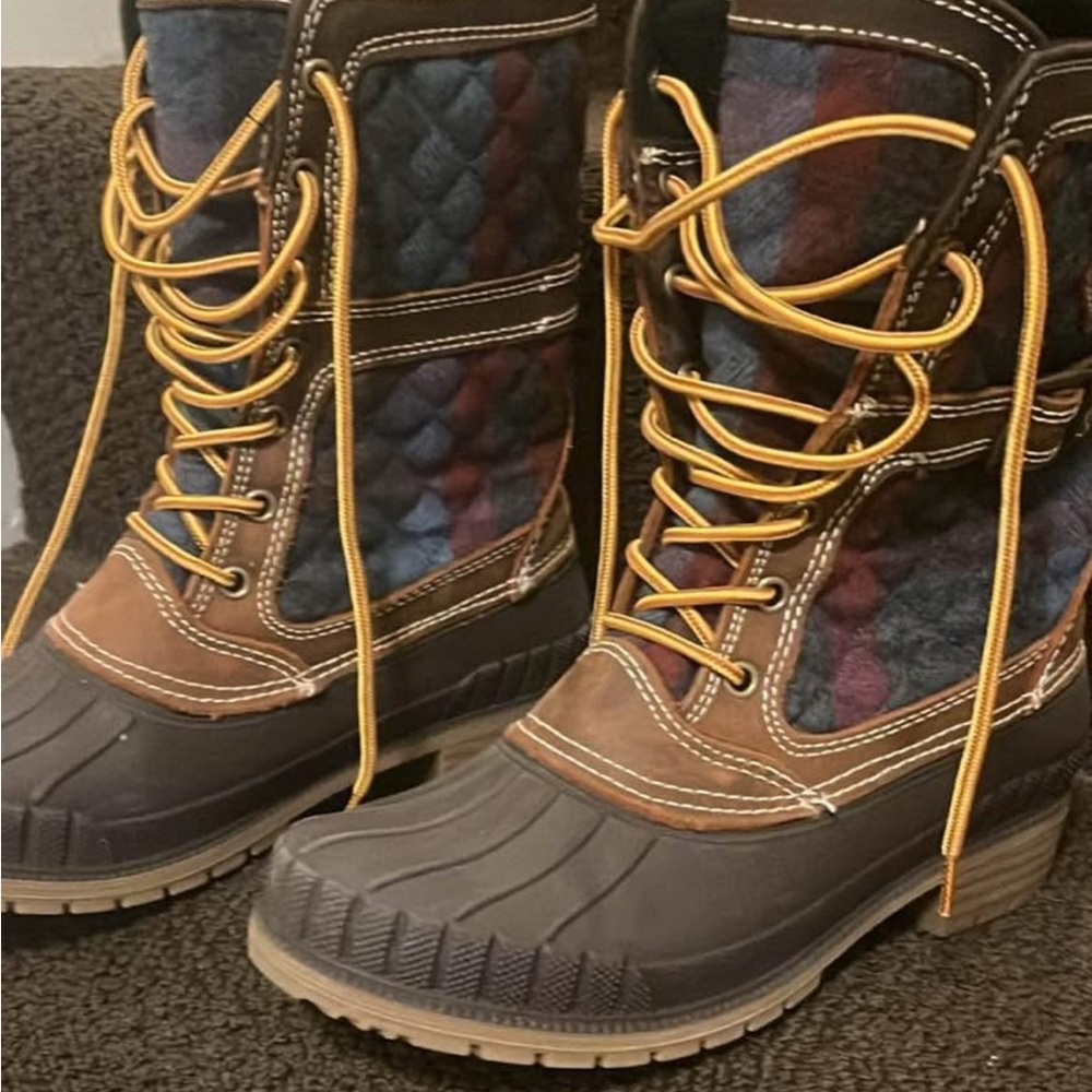 Kamik Sienna Quilted Mid-Calf Winter Boots
Too small. I got bigger size bc love!